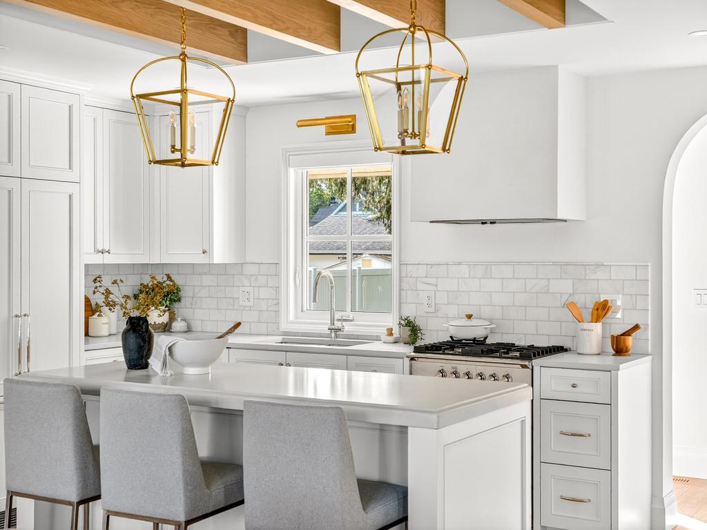 Listing Image for R3080559