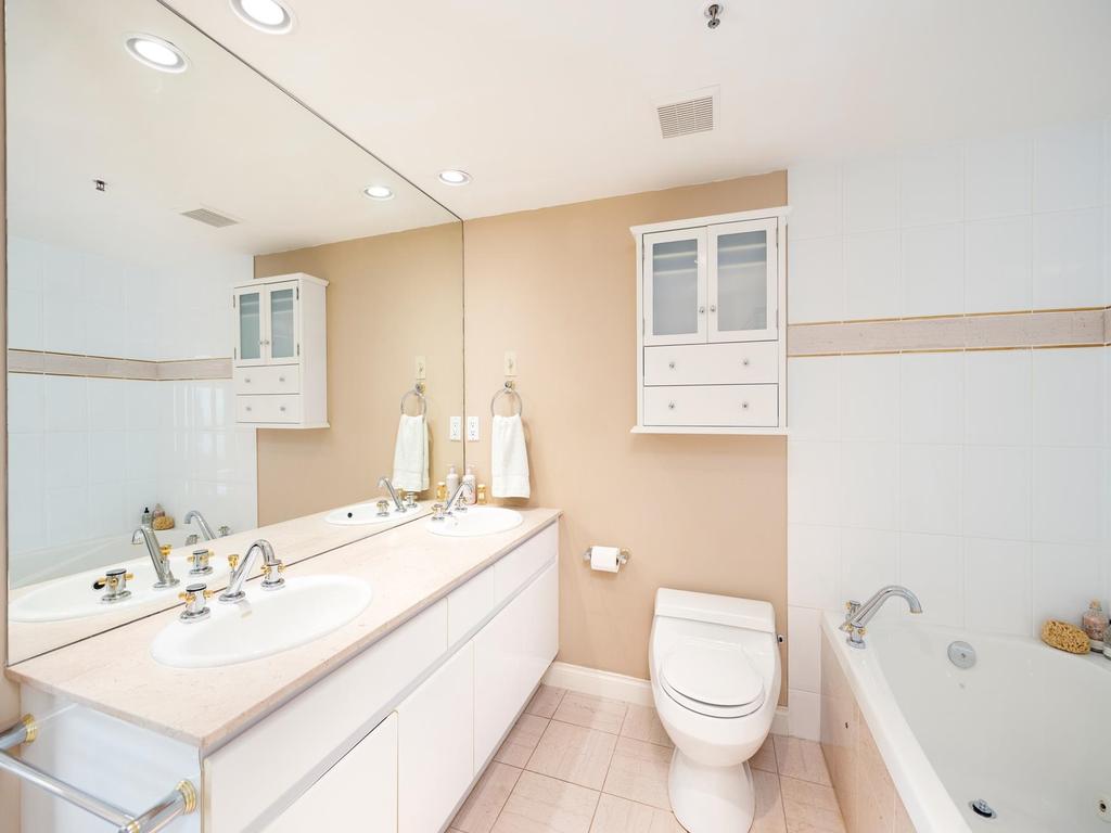 Listing Image for R3080563