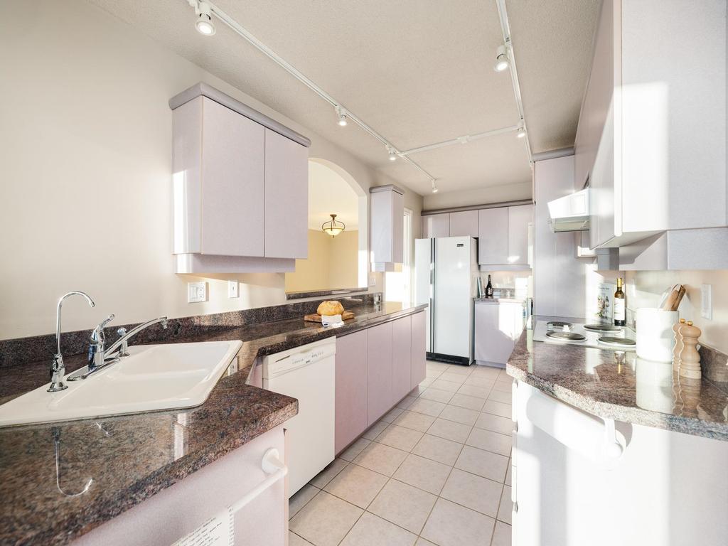 Listing Image for R3080563