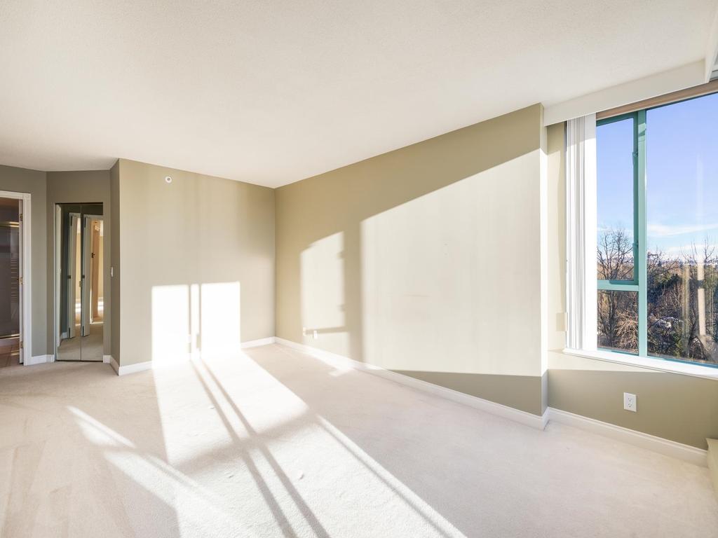 Listing Image for R3080563