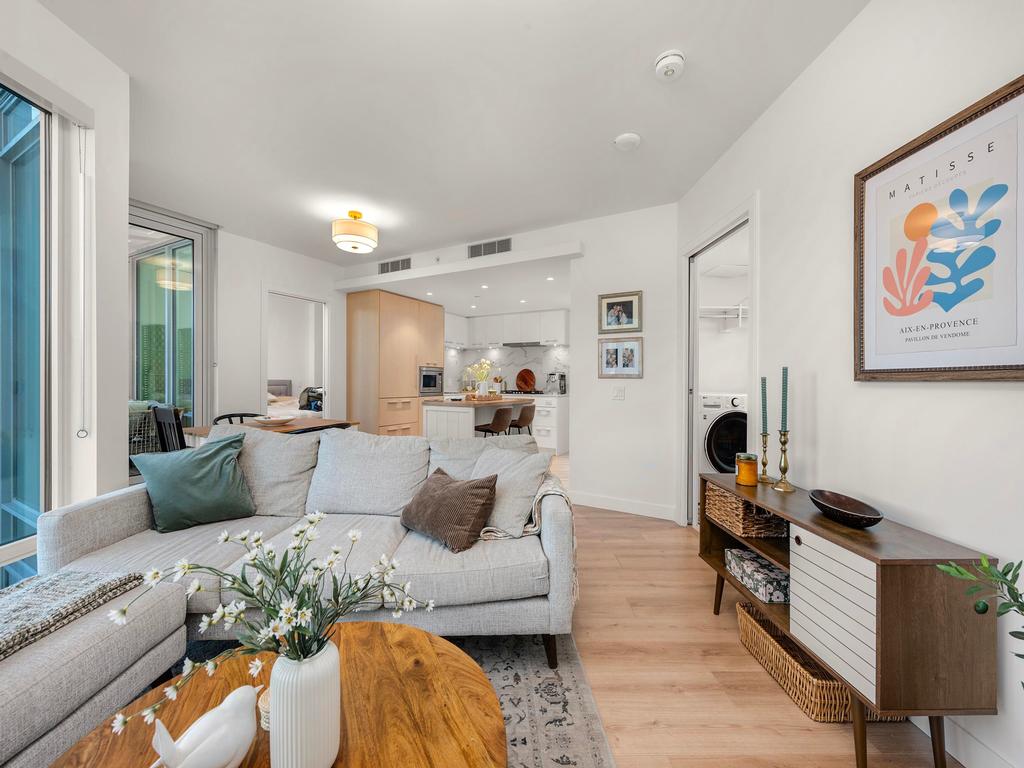 Listing Image for R3080568