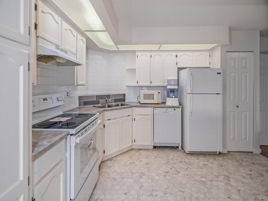 Listing Image for R3080571