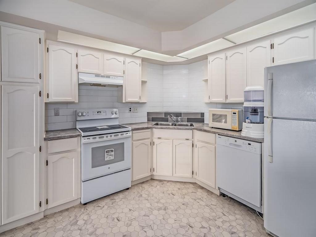 Listing Image for R3080571