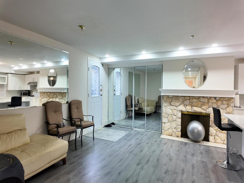 Listing Image for R3080578