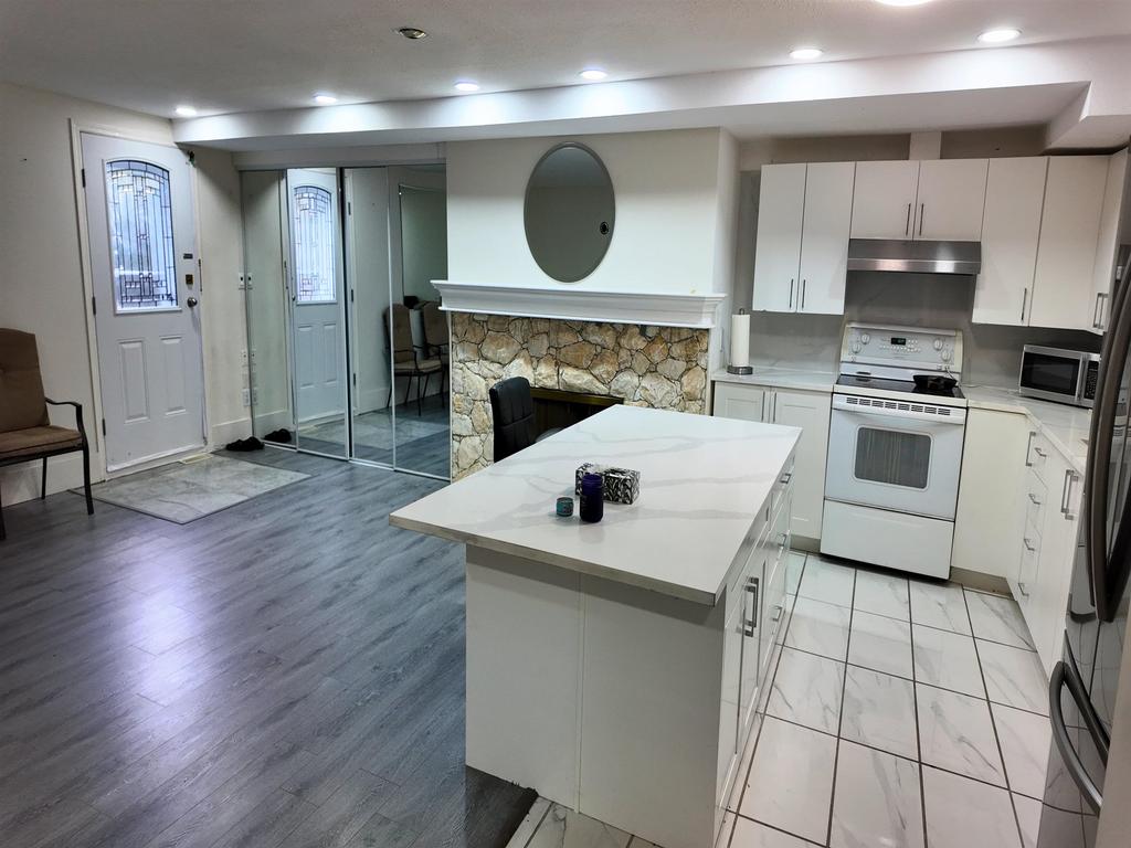 Listing Image for R3080578