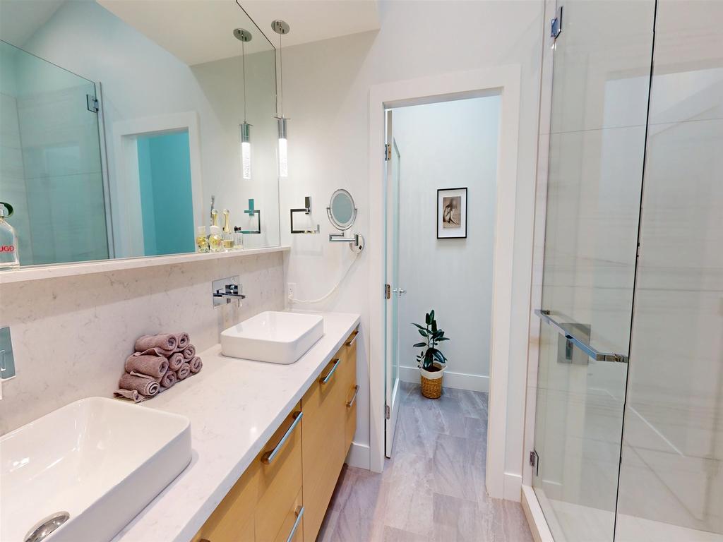 Listing Image for R3080581