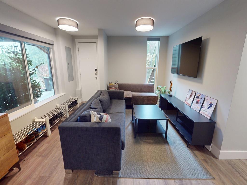 Listing Image for R3080581