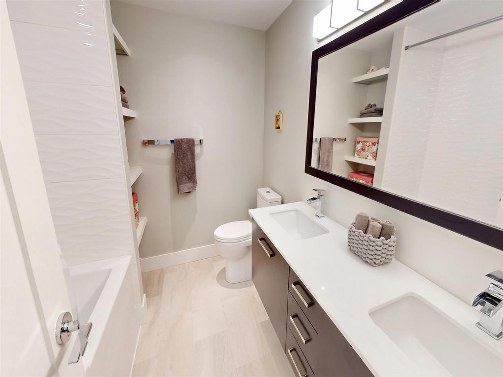 Listing Image for R3080581