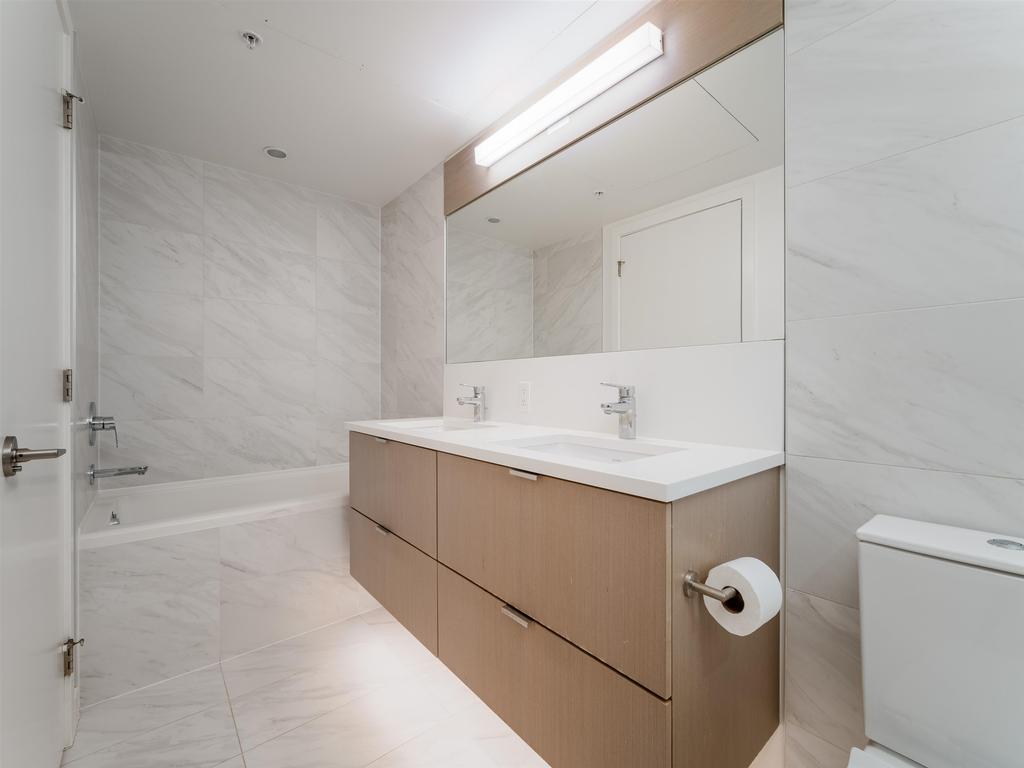 Listing Image for R3080596