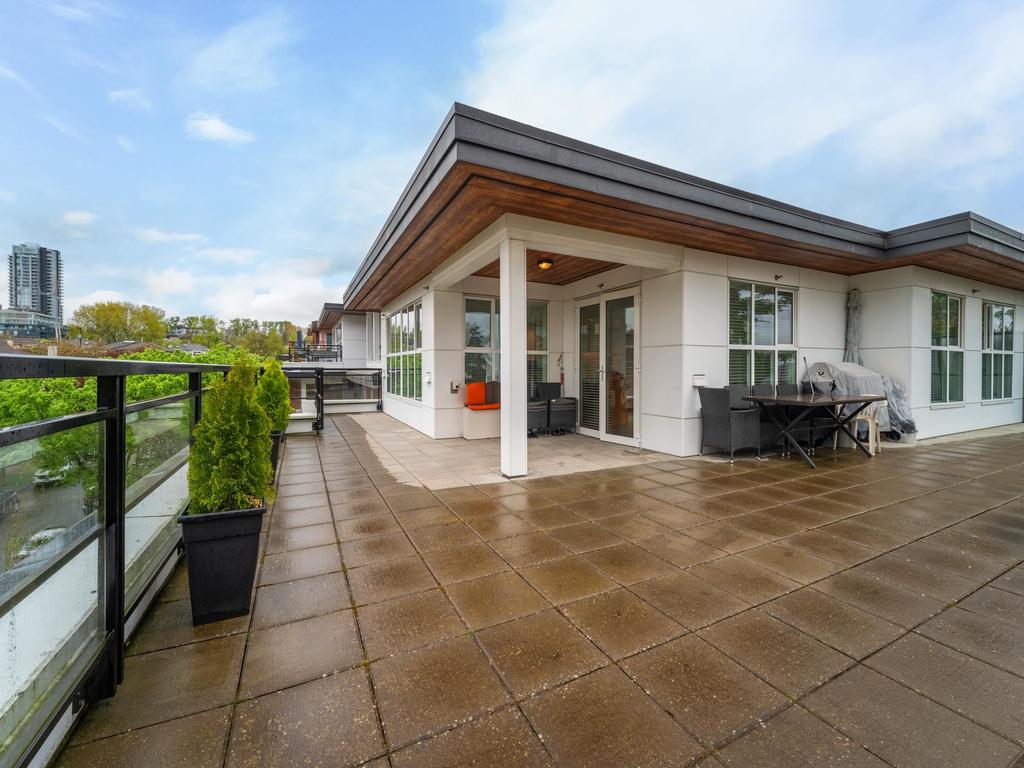 Listing Image for R3080596