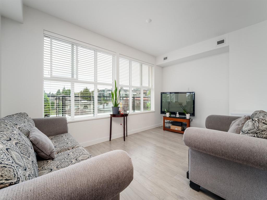 Listing Image for R3080596