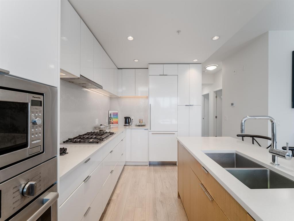 Listing Image for R3080596