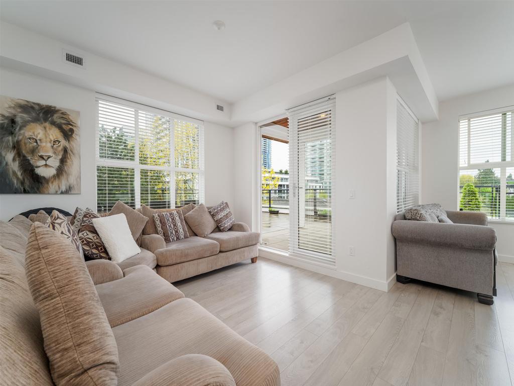 Listing Image for R3080596