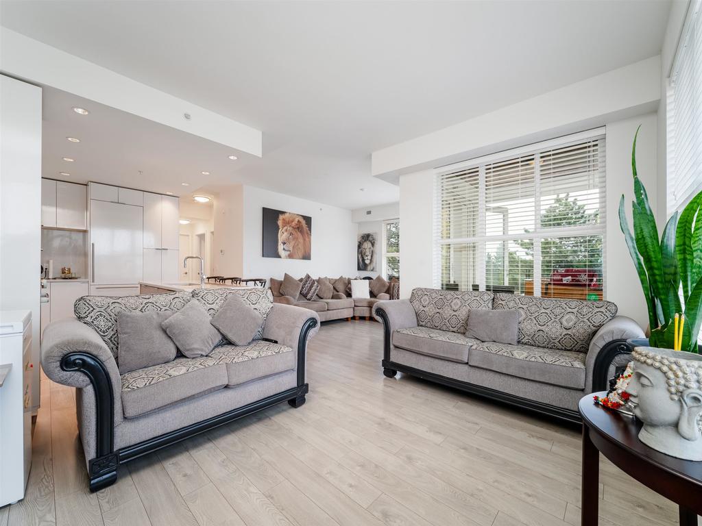 Listing Image for R3080596