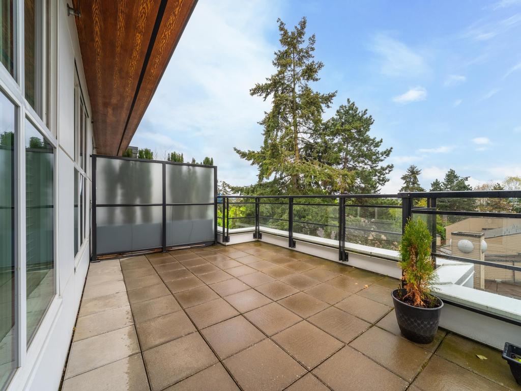 Listing Image for R3080596