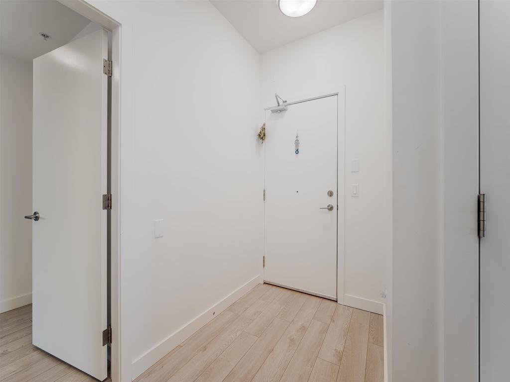 Listing Image for R3080596