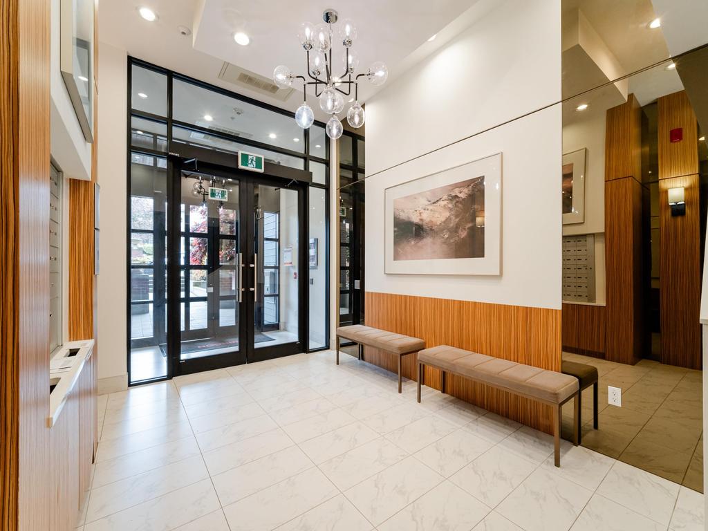 Listing Image for R3080596