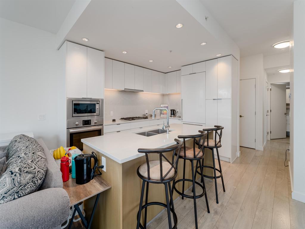 Listing Image for R3080596