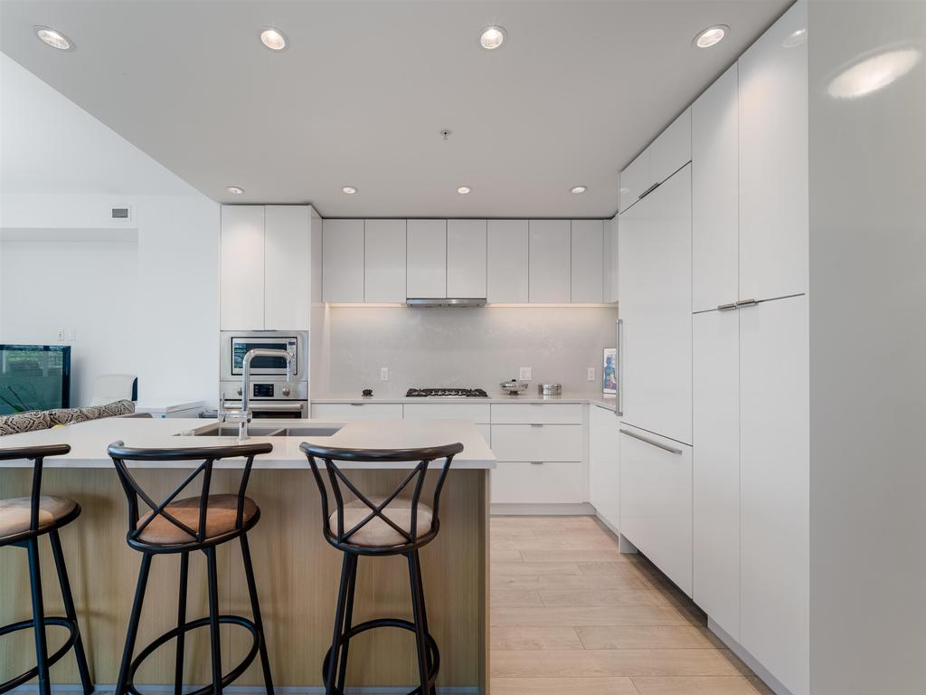 Listing Image for R3080596