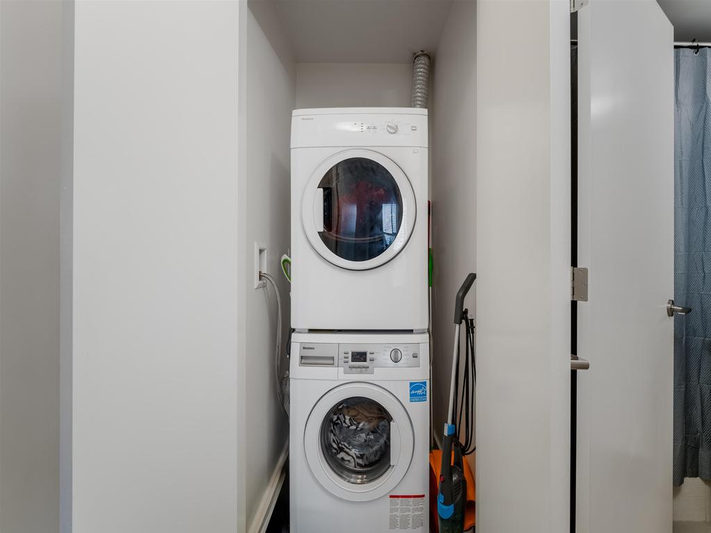 Listing Image for R3080596