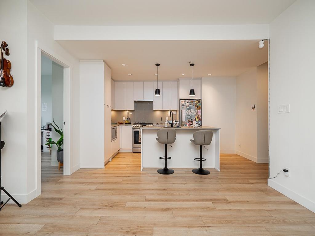 Listing Image for R3080633