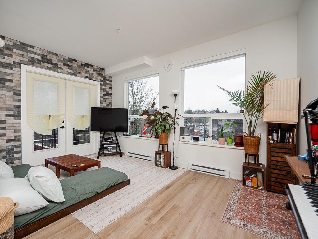 Listing Image for R3080633