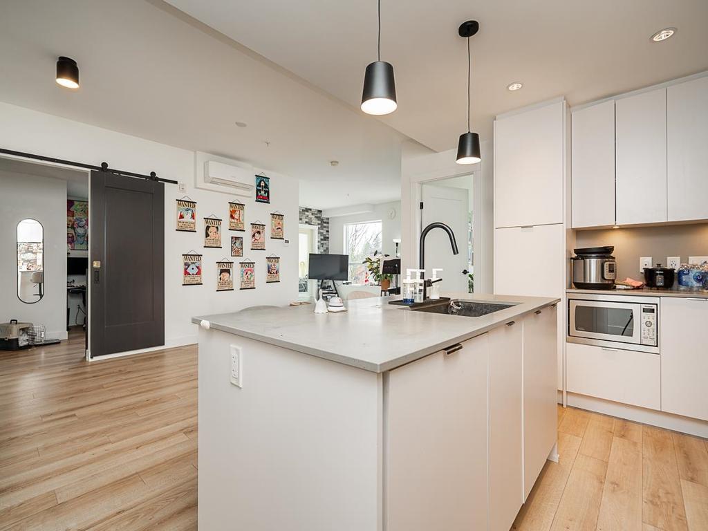 Listing Image for R3080633