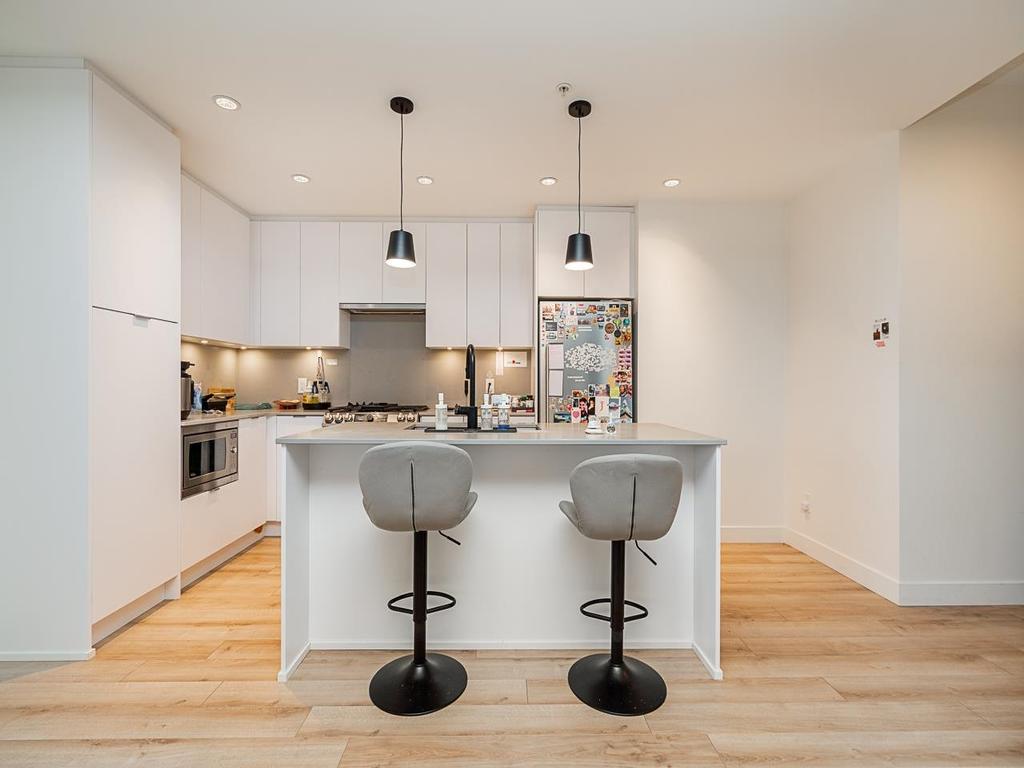 Listing Image for R3080633