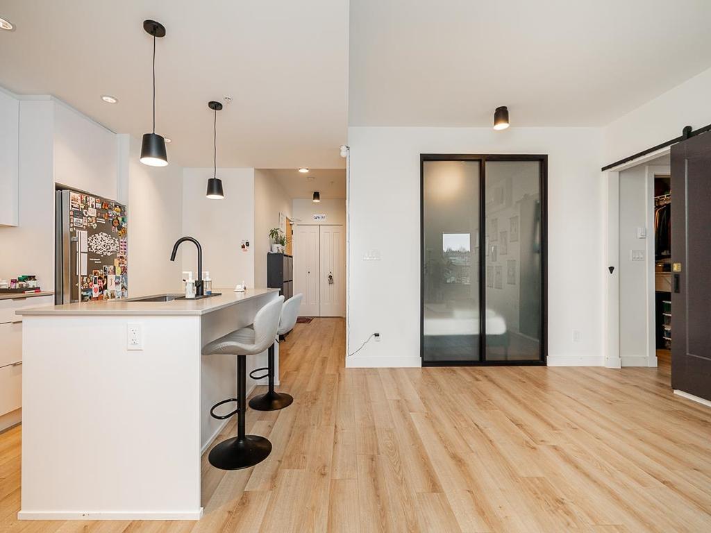 Listing Image for R3080633