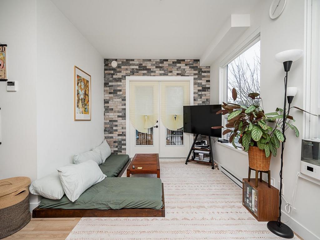 Listing Image for R3080633