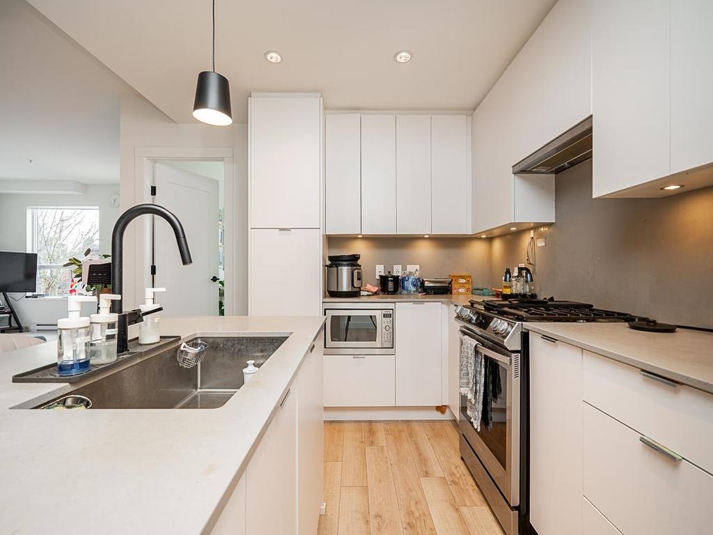 Listing Image for R3080633