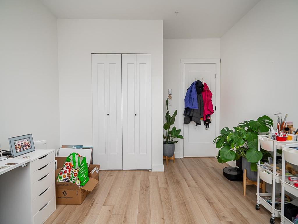 Listing Image for R3080633