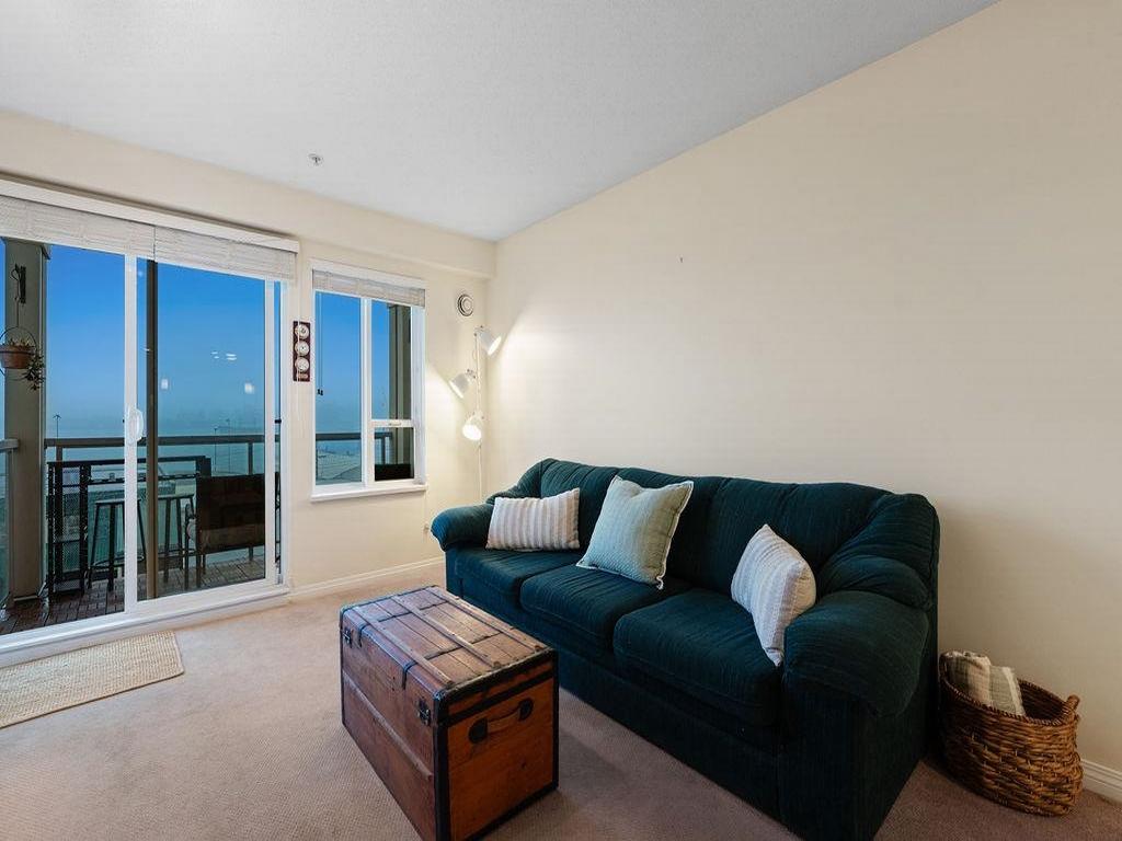 Listing Image for R3080639