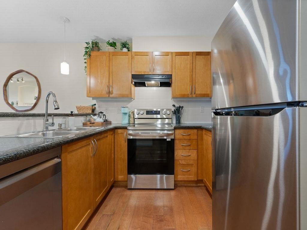 Listing Image for R3080639