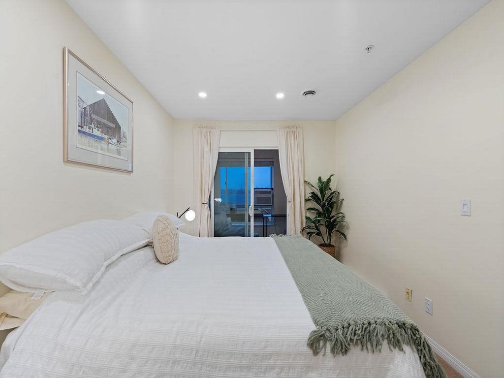 Listing Image for R3080639