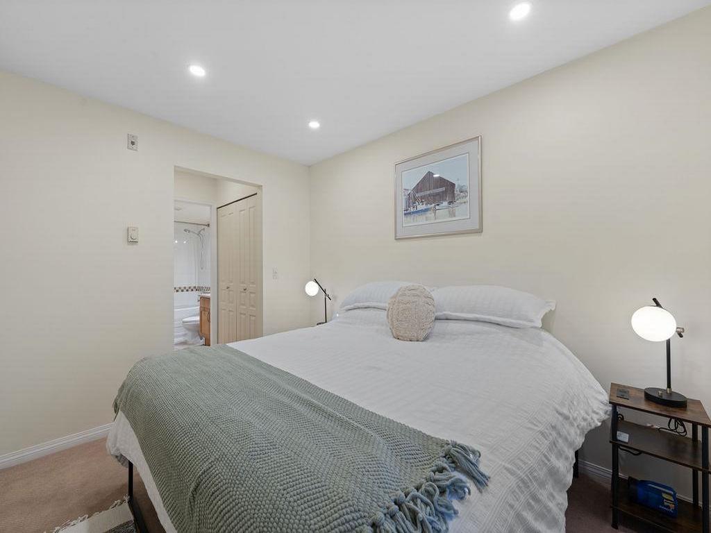 Listing Image for R3080639