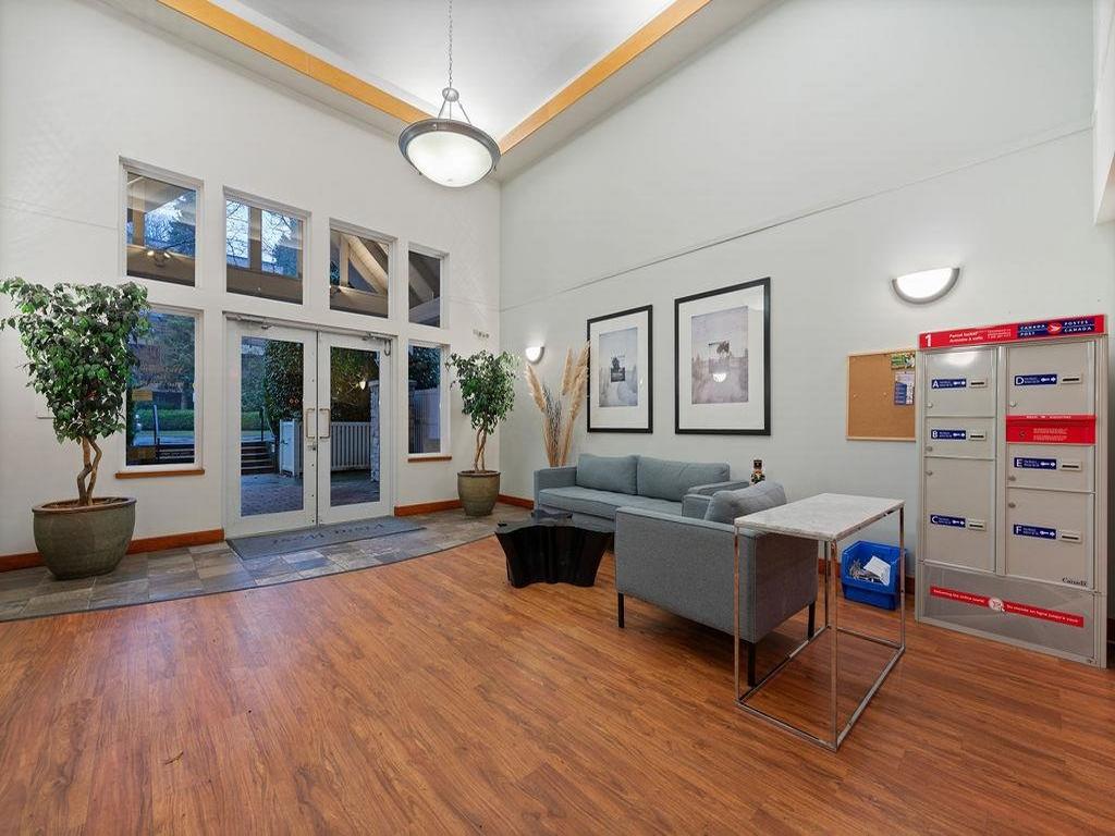 Listing Image for R3080639