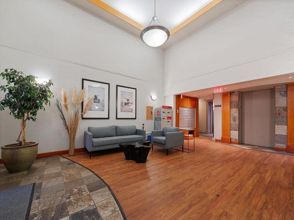 Listing Image for R3080639