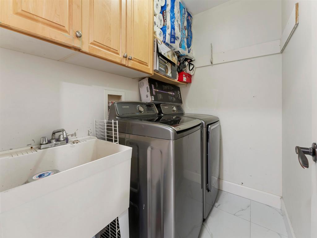 Listing Image for R3080647