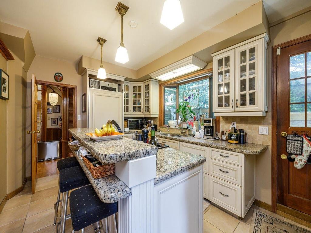 Listing Image for R3080658