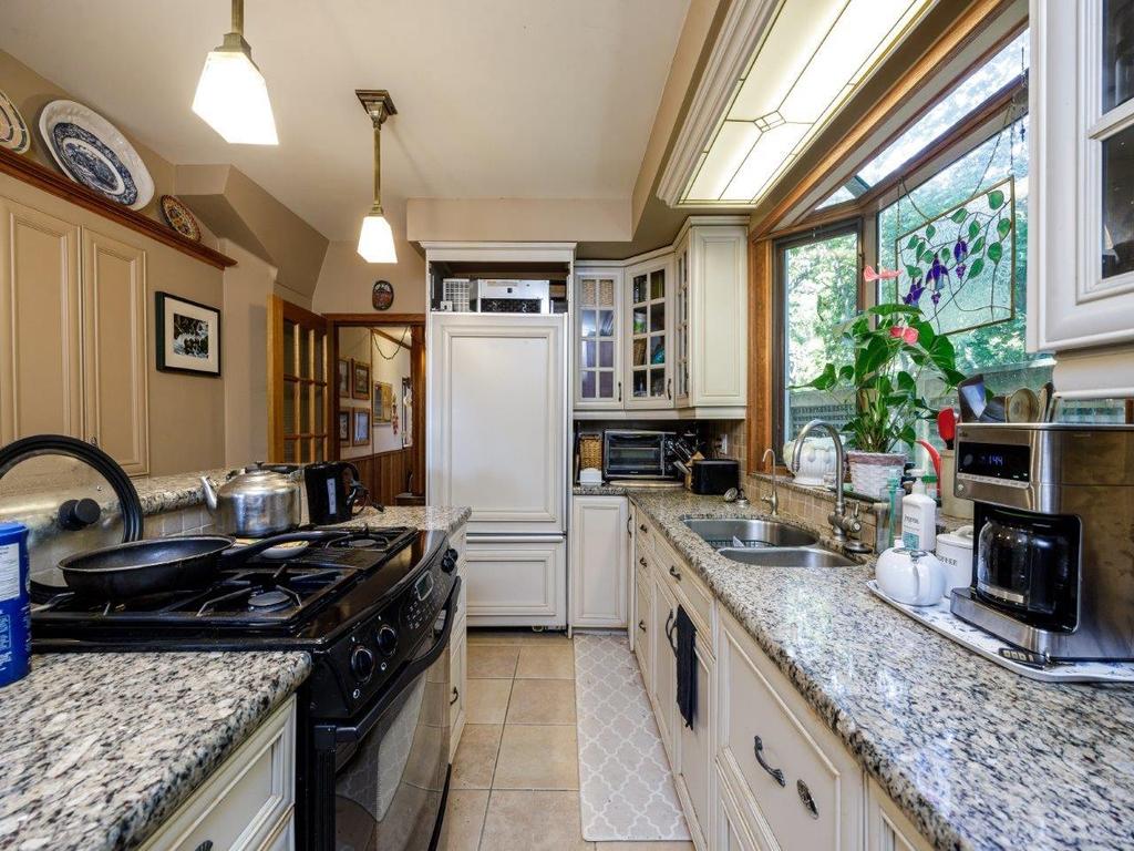 Listing Image for R3080658