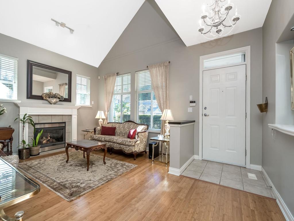 Listing Image for R3080659