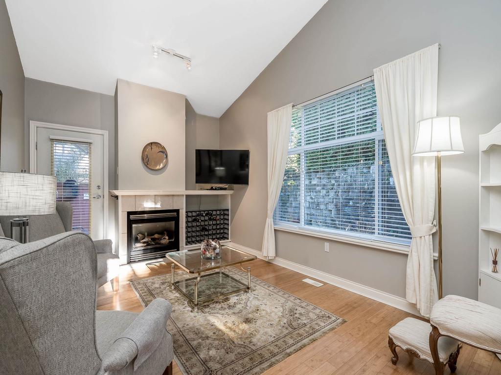 Listing Image for R3080659