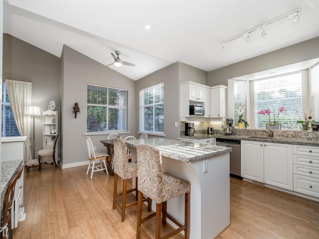 Listing Image for R3080659