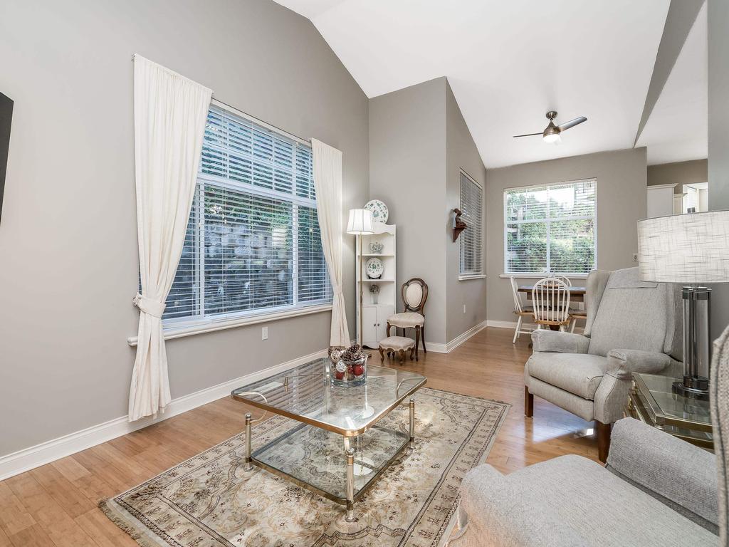 Listing Image for R3080659