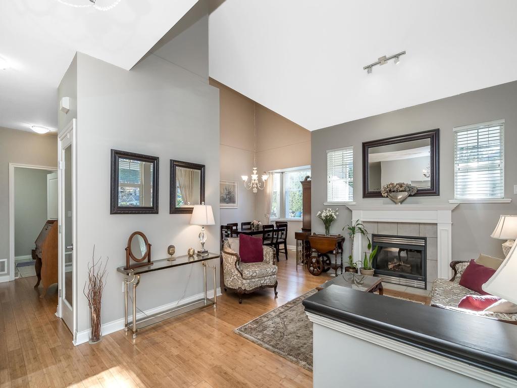 Listing Image for R3080659