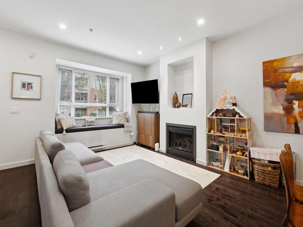 Listing Image for R3080666