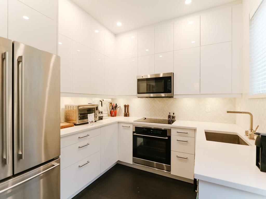 Listing Image for R3080666