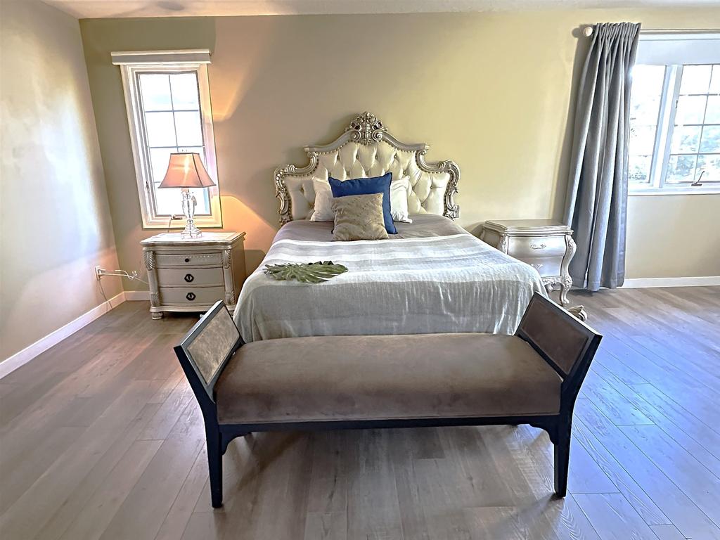 Listing Image for R3080671