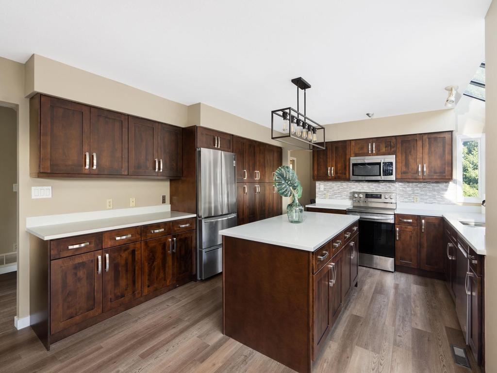 Listing Image for R3080671